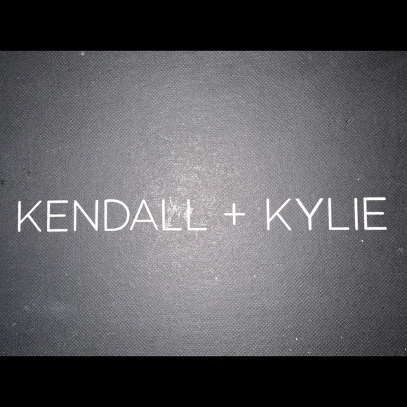 Kendall and Kylie Bootie - Picture 2 of 2